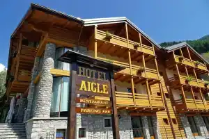 Hotel «Aigle», Курмайор