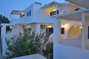 Kostas & Ioanna Studios, Писо Ливади