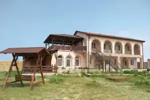 Гостиный дом «Белый Хорват», Межводное