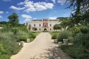 Relais Il Santissimo, Тури