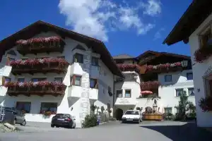 Aparthotel Garni Am Johannesbrunnen, Фис