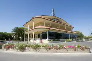Victoria Mobilehome Tortoreto Lido, Джулианова