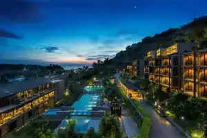 Sunsuri Phuket, Най Харн