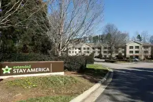 Extended Stay America Suites Raleigh Midtown, Роли