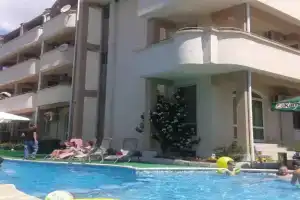 Aparthotel Lucky Family, Равда