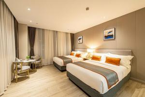 Shanghai Joyful Yard Hotel, Шанхай