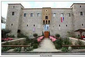 Rooms Vesna, Кастель Стари