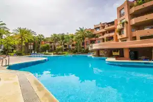 Port Oasis Golden Mile Apartment, Марбелья