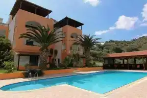 Panorama Studios and Apartments, Плакиас