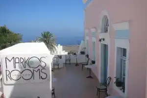 Marcos Rooms, Ия