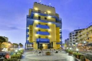 Primera Hotel, Аура