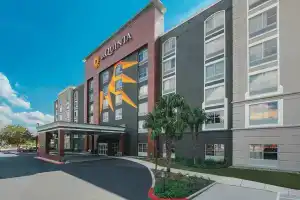 La Quinta Inn & Suites by Wyndham San Antonio Downtown, Сан-Антонио
