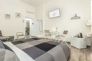 Scirocco Rooms, Чивитавеккья