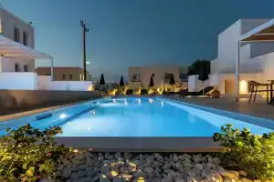 Heliessa Rooms & Suites, Науса