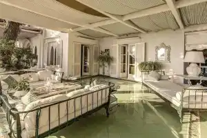 Green Coral, Капри
