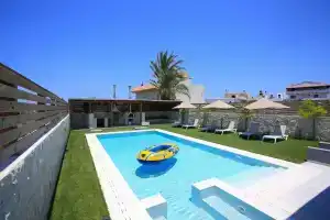 Villa Elpida, Гувес