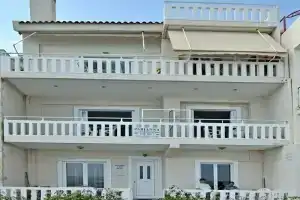 Anni Art Apartments, Каливес