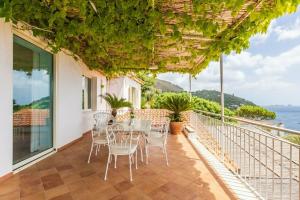 Villa Rita Apartments, Нерано