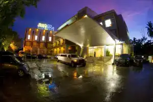 Avenue 64 Hotel, Янгон