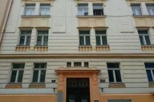 Ron's Rainbow Guest House, Прага