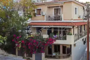 MarGio Skiathos Apartments, Скиатос