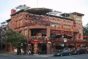 Club Hotel Montreal, Монреаль