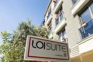 Loi Suite, Лара