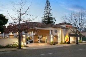 Super 8 by Wyndham Mountain View, Маунтин-Вью