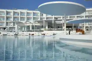 Nikki Beach Resort & Spa, Порто-Хели