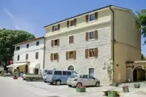 Al Porto Suites, Новиград