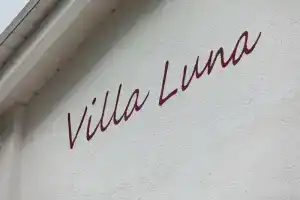 Villa Luna, Засниц