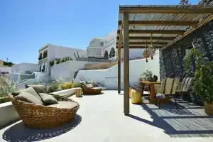 Floria Suites, Картерадос