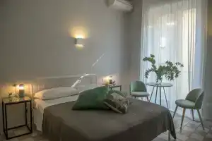 Мини-отель «Medusa Chiaia 164», Неаполь