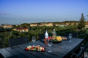 Dionisos Luxury Suites, Циливи-Планос
