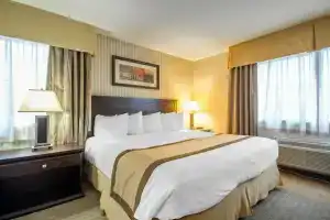 Quality Hotel & Suites, Лэнгли
