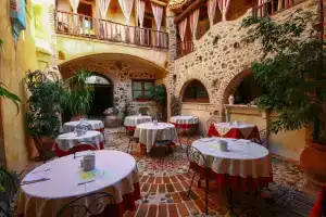 Hotel «Anticos Palathos», Орозеи