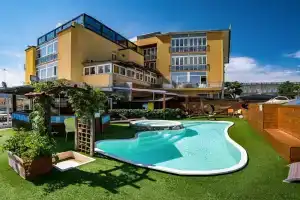 Hotel «Estate», Римини