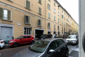 Brera Apartments in San Fermo, Милан