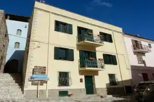 B&b Eleonora D'Arborea, Позада