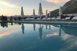 Hotel Continental, Миртеа