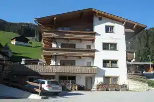 Landhaus Erlzette, Тукс