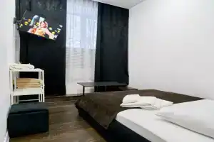 Love Hotel, Киров