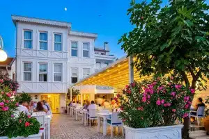 Büyükada Port Hotel, Бююкада