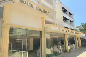 Holiday Hotel, Кызкалеси