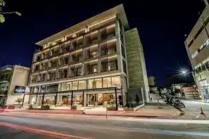 Magnes Hotel, Волос