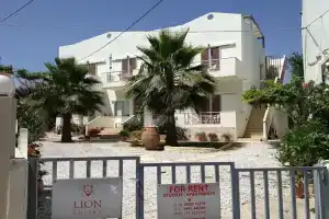 Lion-Suites, Каливес