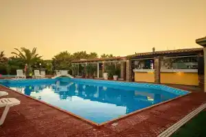 Апарт-отель Stavros Villas and Apartments, Малеме