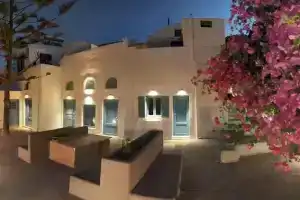 Euphoria Suites, Фиростефани