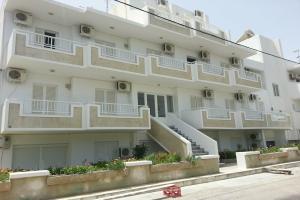 Fania Apartments, Кардамена