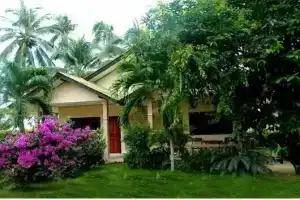 Sukasem Bungalow, Ламаи Бич